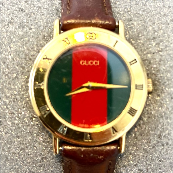 Authentic Vintage Gucci Watch (woman’s) - Picture 6 of 6